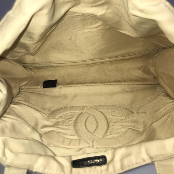 CHANEL HANDBAG NYLON CC Stich - Picture 8 of 16